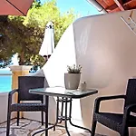 Onar By The Sea Apartments