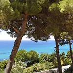 Onar By The Sea Apartments